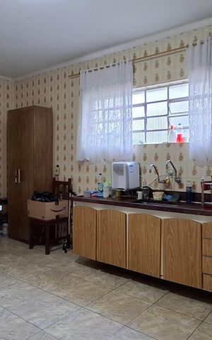 Casa à venda com 203m², 3 quartos e 2 vagas Casa à venda com 203m², 3 quartos e 2 vagasCozinha