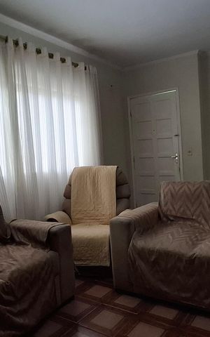 Casa à venda com 203m², 3 quartos e 2 vagas Casa à venda com 203m², 3 quartos e 2 vagasSala