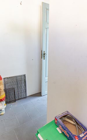 Casa à venda com 500m², 3 quartos e 1 vaga Casa à venda com 500m², 3 quartos e 1 vagaQuarto de Serviço