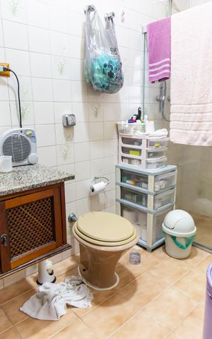 Casa à venda com 500m², 3 quartos e 1 vaga Casa à venda com 500m², 3 quartos e 1 vagaBanheiro da Suíte 1
