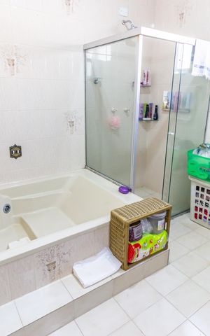 Casa à venda com 500m², 3 quartos e 1 vaga Casa à venda com 500m², 3 quartos e 1 vagaBanheiro da Suíte 3