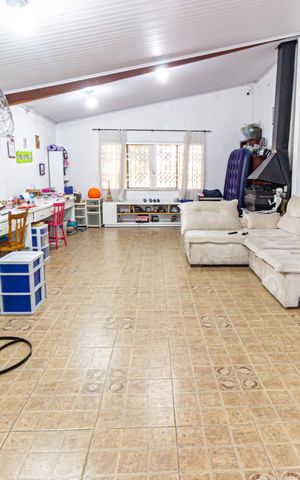 Casa à venda com 500m², 3 quartos e 1 vaga Casa à venda com 500m², 3 quartos e 1 vagaEscritório