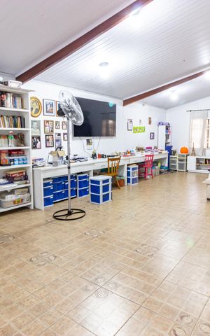 Casa à venda com 500m², 3 quartos e 1 vaga Casa à venda com 500m², 3 quartos e 1 vagaEscritório
