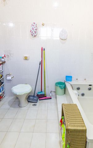 Casa à venda com 500m², 3 quartos e 1 vaga Casa à venda com 500m², 3 quartos e 1 vagaBanheiro da Suíte 3