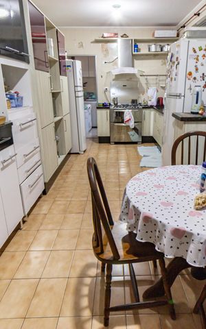 Casa à venda com 500m², 3 quartos e 1 vaga Casa à venda com 500m², 3 quartos e 1 vagaCozinha