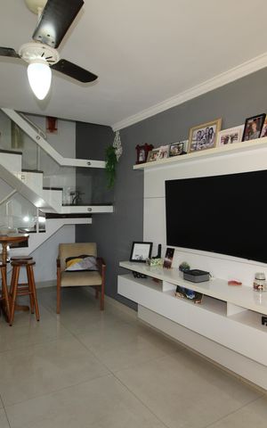 Casa de condomínio à venda com 120m², 4 quartos e 2 vagasSala