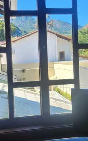Casa de condomínio à venda com 186m², 4 quartos e sem vaga