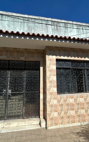 Casa à venda com 350m², 4 quartos e 4 vagasQuintal