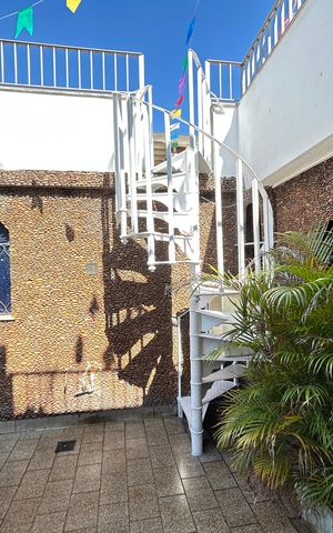 Casa à venda com 350m², 4 quartos e 4 vagasQuintal