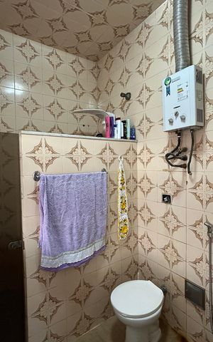 Casa à venda com 350m², 4 quartos e 4 vagasBanheiro 1