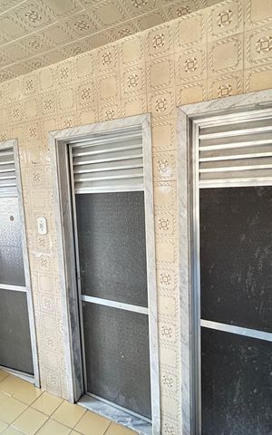 Casa à venda com 350m², 4 quartos e 4 vagasÁrea de Serviço
