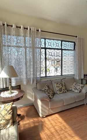 Casa à venda com 350m², 4 quartos e 4 vagasSala