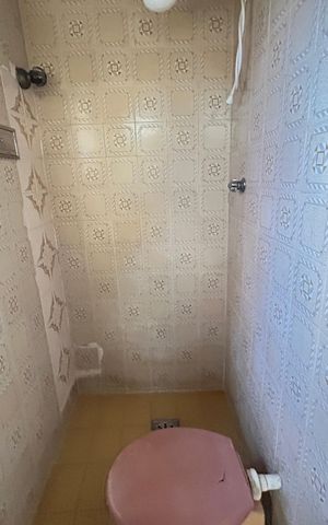 Casa à venda com 350m², 4 quartos e 4 vagasBanheiro de Serviço