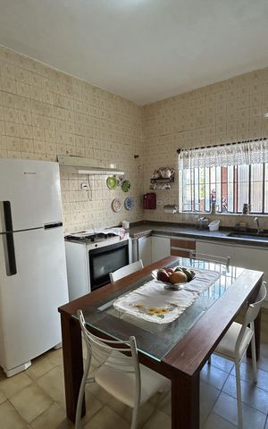 Casa à venda com 350m², 4 quartos e 4 vagasCozinha