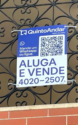 Casa à venda com 350m², 4 quartos e 4 vagasPlaca