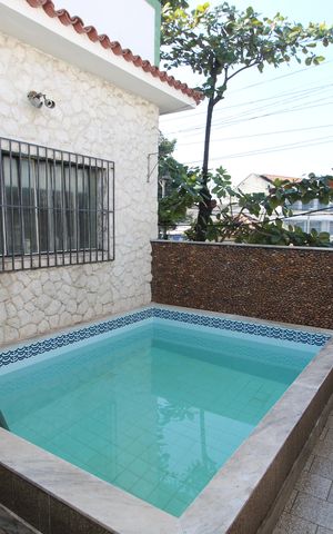 Casa à venda com 350m², 4 quartos e 4 vagasQuintal