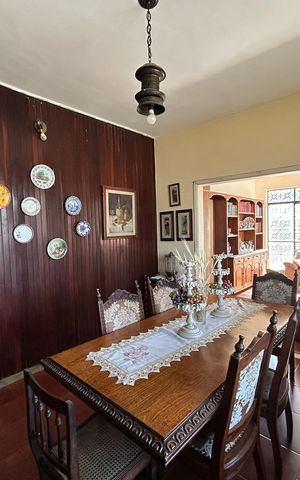 Casa à venda com 350m², 4 quartos e 4 vagasSala