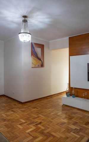 Casa à venda com 300m², 3 quartos e sem vaga Casa à venda com 300m², 3 quartos e sem vagaSala