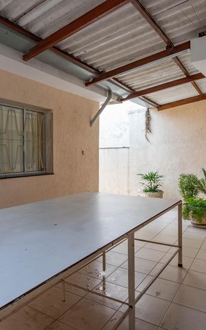 Casa à venda com 300m², 3 quartos e sem vaga Casa à venda com 300m², 3 quartos e sem vagaÁrea de lazer