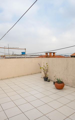 Casa à venda com 300m², 3 quartos e sem vaga Casa à venda com 300m², 3 quartos e sem vagaTerraço