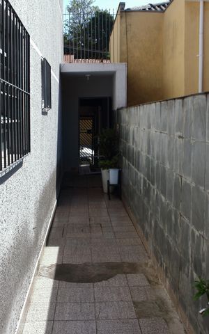 Casa à venda com 160m², 2 quartos e 4 vagasCorredor externo