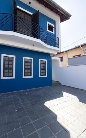 Casa à venda com 141m², 3 quartos e 2 vagas Casa à venda com 141m², 3 quartos e 2 vagasGaragem