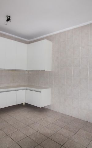 Casa à venda com 141m², 3 quartos e 2 vagas Casa à venda com 141m², 3 quartos e 2 vagasCozinha