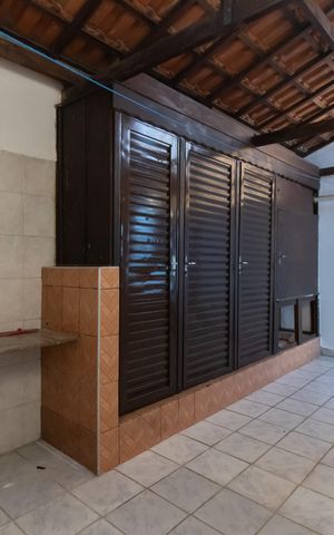 Casa à venda com 141m², 3 quartos e 2 vagas Casa à venda com 141m², 3 quartos e 2 vagasÁrea de Serviço