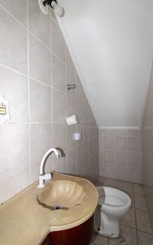 Casa à venda com 141m², 3 quartos e 2 vagas Casa à venda com 141m², 3 quartos e 2 vagasLavabo