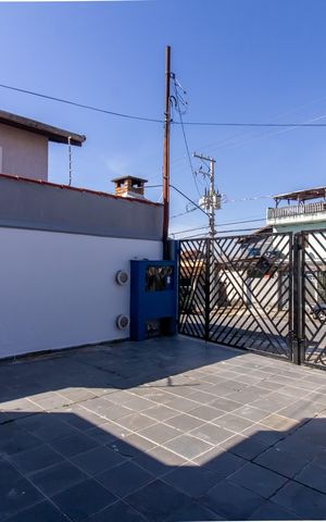 Casa à venda com 141m², 3 quartos e 2 vagas Casa à venda com 141m², 3 quartos e 2 vagasGaragem