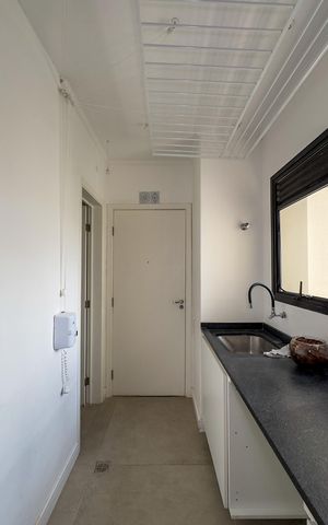 Apartamento à venda com 124m², 2 quartos e 2 vagas Apartamento à venda com 124m², 2 quartos e 2 vagasÁrea de Serviço