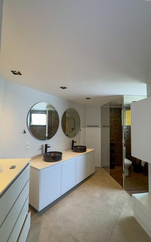 Apartamento à venda com 124m², 2 quartos e 2 vagas Apartamento à venda com 124m², 2 quartos e 2 vagasBanheiro da Suíte