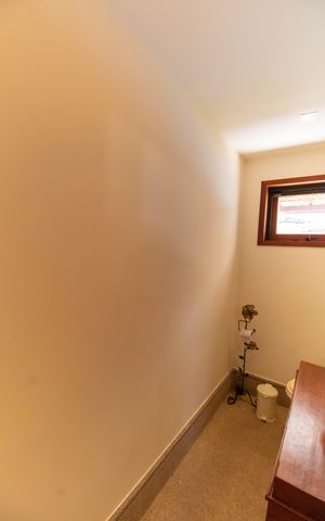 Casa de condomínio à venda com 300m², 5 quartos e 2 vagas Casa de condomínio à venda com 300m², 5 quartos e 2 vagasLavabo