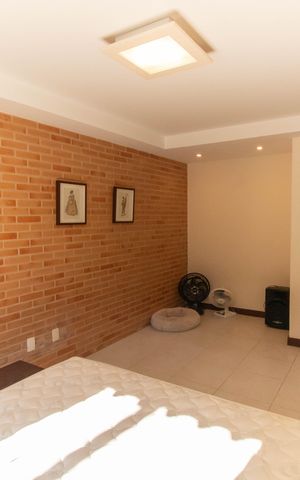 Casa de condomínio à venda com 300m², 5 quartos e 2 vagas Casa de condomínio à venda com 300m², 5 quartos e 2 vagasSuíte 1