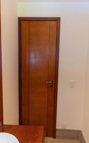 Casa de condomínio à venda com 300m², 5 quartos e 2 vagas Casa de condomínio à venda com 300m², 5 quartos e 2 vagasLavabo