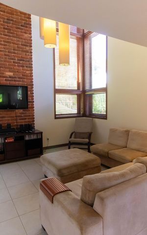Casa de condomínio à venda com 300m², 5 quartos e 2 vagas Casa de condomínio à venda com 300m², 5 quartos e 2 vagasSala