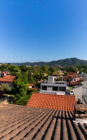 Casa de condomínio à venda com 300m², 5 quartos e 2 vagas Casa de condomínio à venda com 300m², 5 quartos e 2 vagasVista da Suíte 3