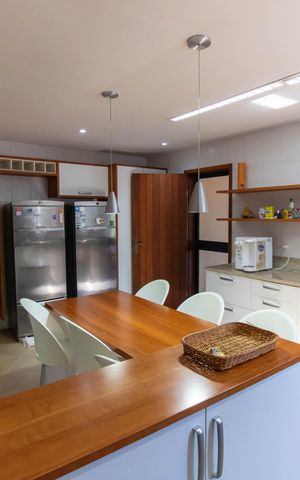 Casa de condomínio à venda com 300m², 5 quartos e 2 vagas Casa de condomínio à venda com 300m², 5 quartos e 2 vagasCozinha