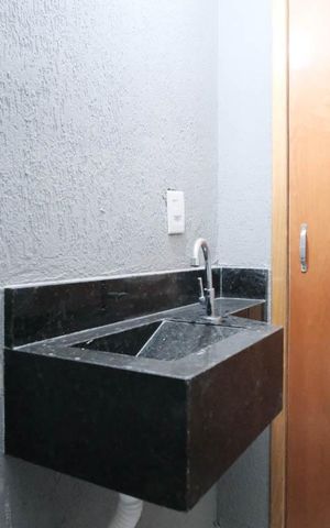 Casa à venda com 109m², 3 quartos e 2 vagasBanheiro Social