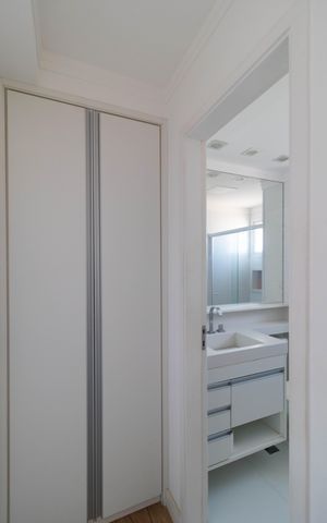 Apartamento à venda com 166m², 3 quartos e 3 vagas Apartamento à venda com 166m², 3 quartos e 3 vagasSuíte 02