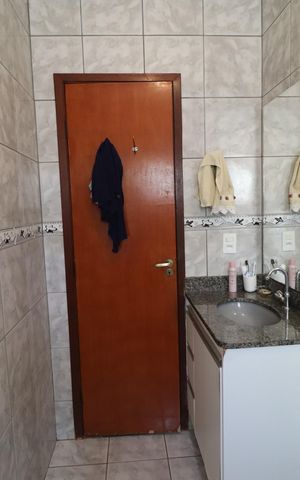 Casa para alugar com 160m², 3 quartos e 2 vagasBanheiro Social