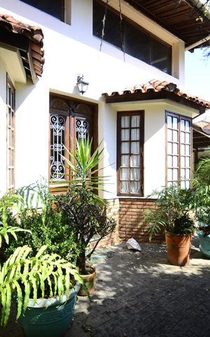 Casa à venda com 250m², 3 quartos e 2 vagasFachada