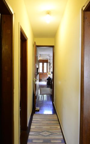 Casa à venda com 250m², 3 quartos e 2 vagasCorredor