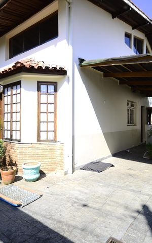 Casa à venda com 250m², 3 quartos e 2 vagasFachada