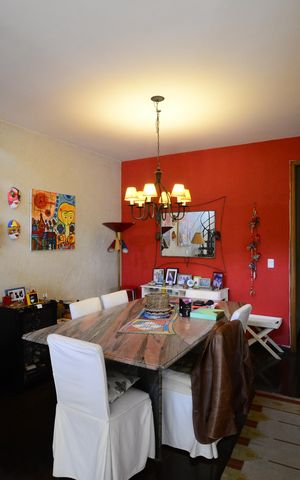 Casa à venda com 250m², 3 quartos e 2 vagasSala