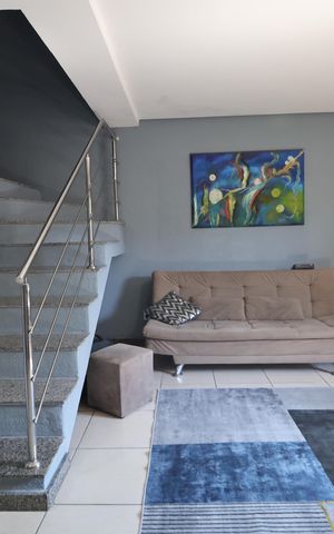 Casa de condomínio à venda com 82m², 2 quartos e 1 vagaSala