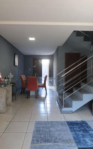 Casa de condomínio à venda com 82m², 2 quartos e 1 vagaSala