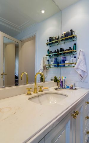 Apartamento para alugar com 289m², 4 quartos e 4 vagas Apartamento para alugar com 289m², 4 quartos e 4 vagasBanheiro da Suíte 4