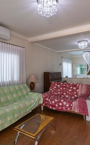 Casa de condomínio à venda com 300m², 4 quartos e 6 vagas Casa de condomínio à venda com 300m², 4 quartos e 6 vagasSala