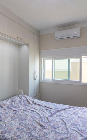 Casa de condomínio à venda com 300m², 4 quartos e 6 vagas Casa de condomínio à venda com 300m², 4 quartos e 6 vagas Suíte